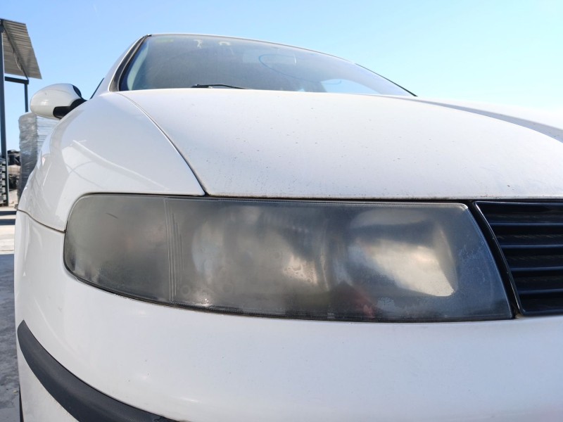 Recambio de faro derecho para seat toledo ii (1m2) 1.9 tdi referencia OEM IAM   