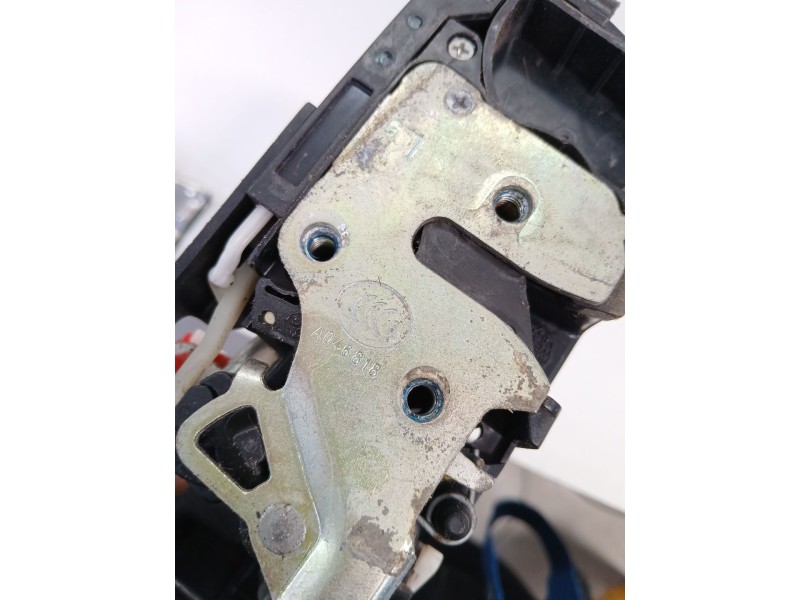 Recambio de cerradura puerta trasera izquierda para ssangyong korando (ck) 2.0 e-xdi referencia OEM IAM   