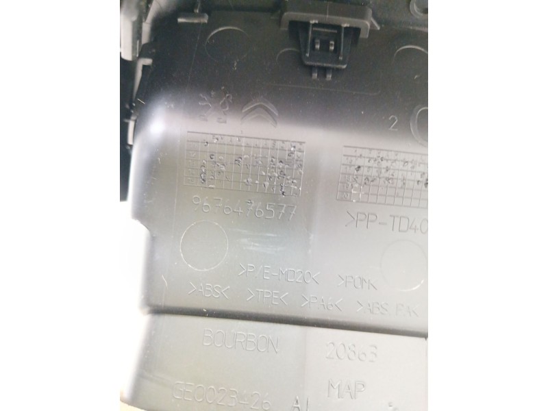 Recambio de rejilla aireadora para citroën c-elysee (dd_) 1.2 vti 82 referencia OEM IAM 9676476577  