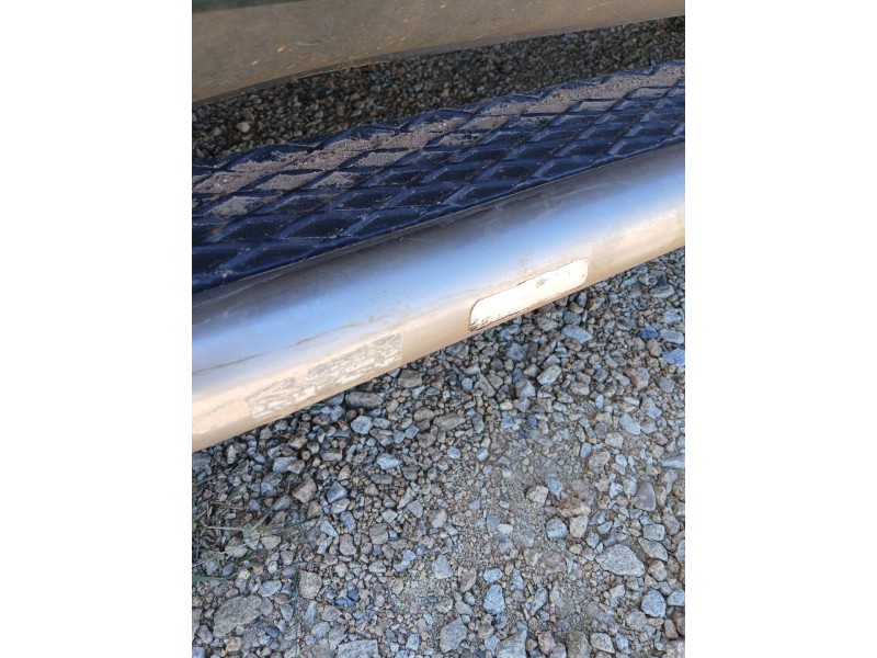 Recambio de estribo para nissan terrano ii (r20) 2.7 tdi 4wd referencia OEM IAM   
							