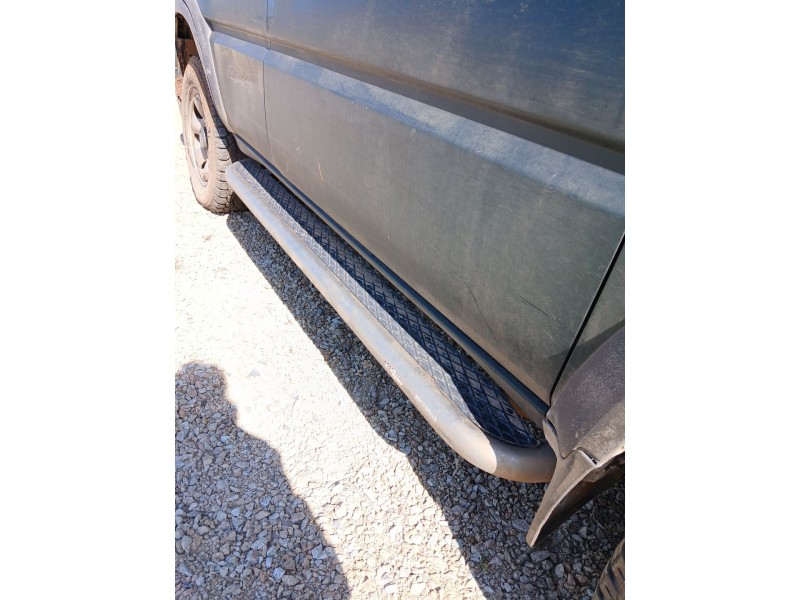 Recambio de estribo para nissan terrano ii (r20) 2.7 tdi 4wd referencia OEM IAM   