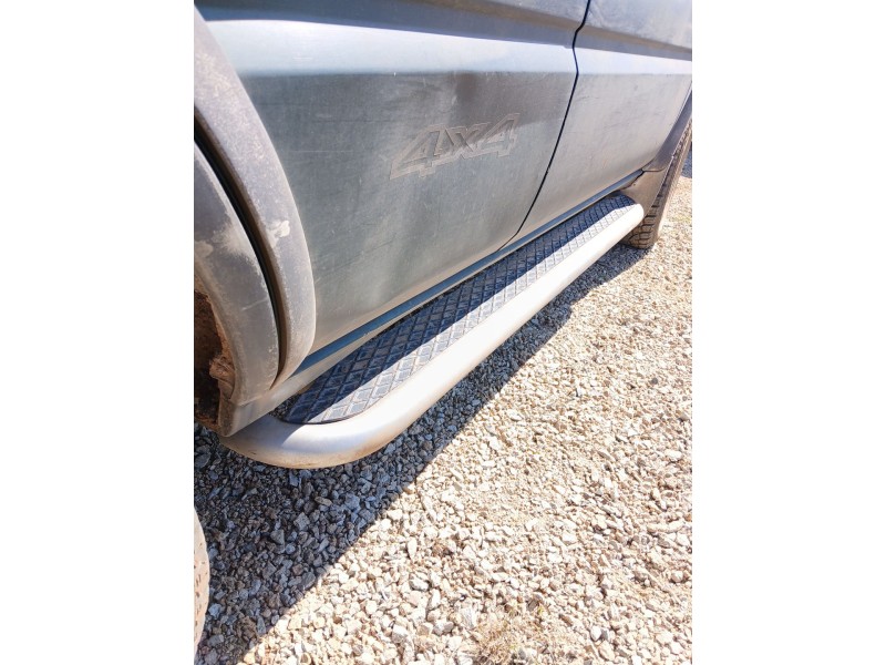 Recambio de estribo para nissan terrano ii (r20) 2.7 tdi 4wd referencia OEM IAM   