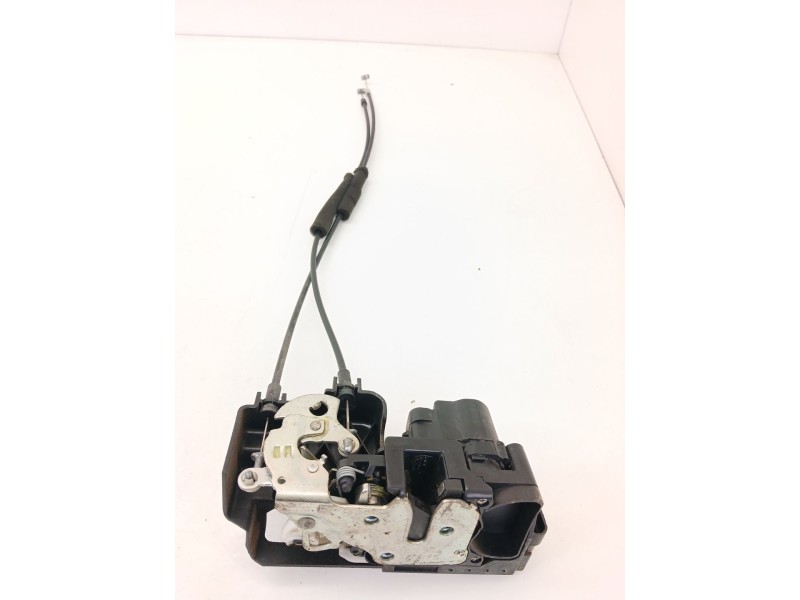 Recambio de cerradura puerta delantera derecha para ssangyong korando (ck) 2.0 e-xdi referencia OEM IAM   