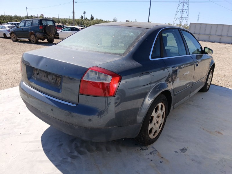 audi a4 b6 (8e2) del año 2006
							