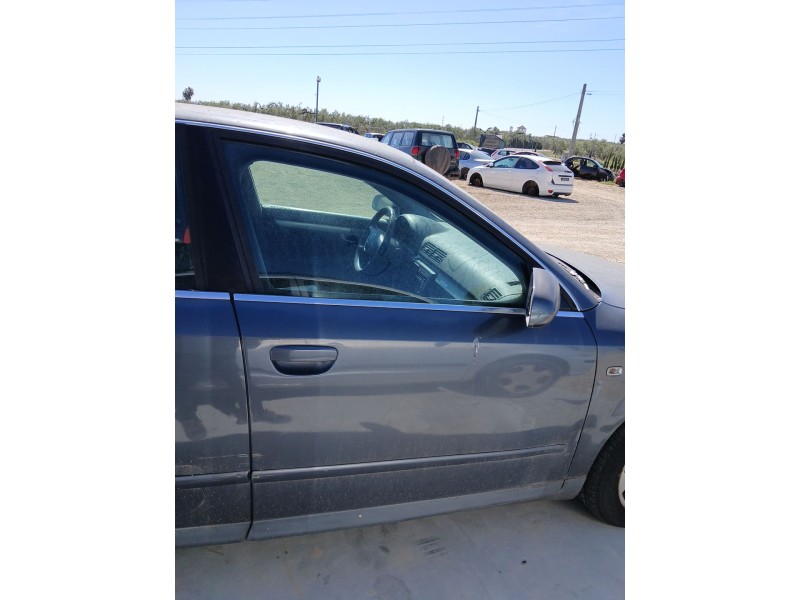 Recambio de puerta delantera derecha para audi a4 b6 (8e2) 1.9 tdi referencia OEM IAM   