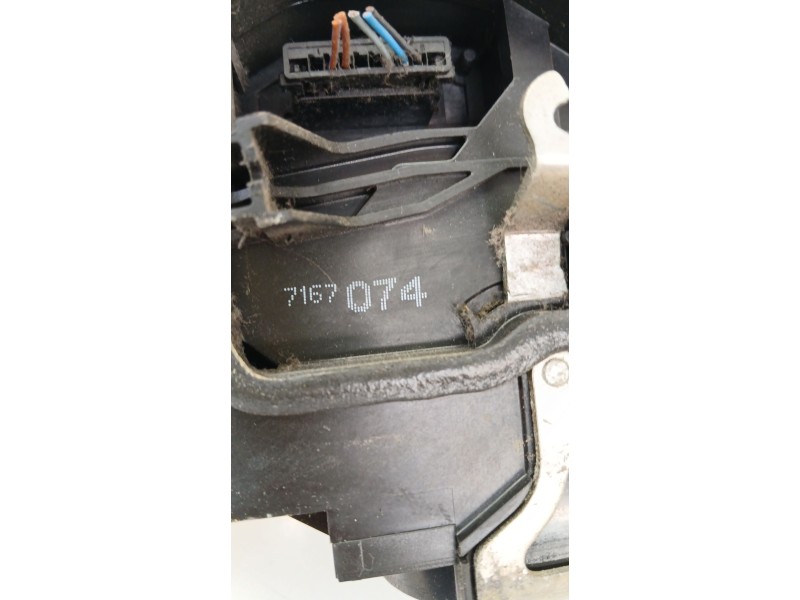 Recambio de cerradura puerta delantera derecha para bmw x5 (e70) 3.0 d referencia OEM IAM 7167074  
							