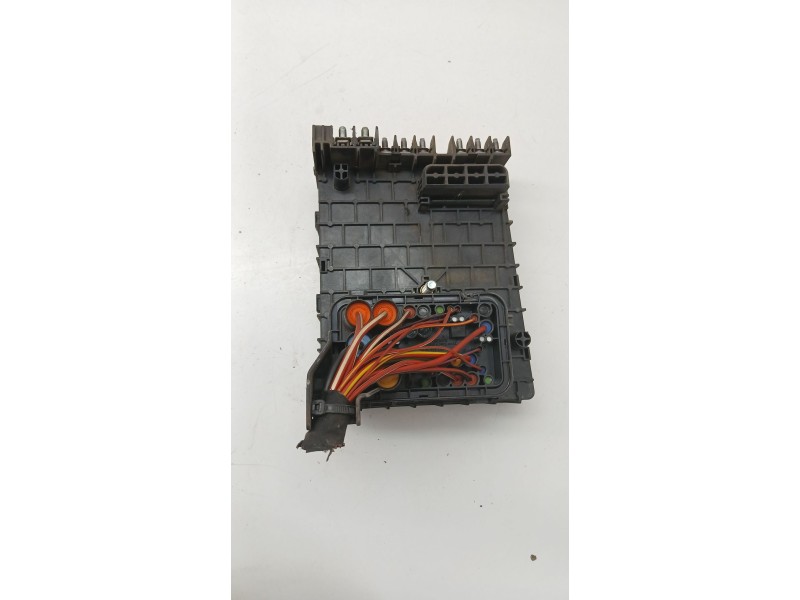 Recambio de caja reles / fusibles para volkswagen passat b6 (3c2) 1.9 tdi referencia OEM IAM 1K0937132F  