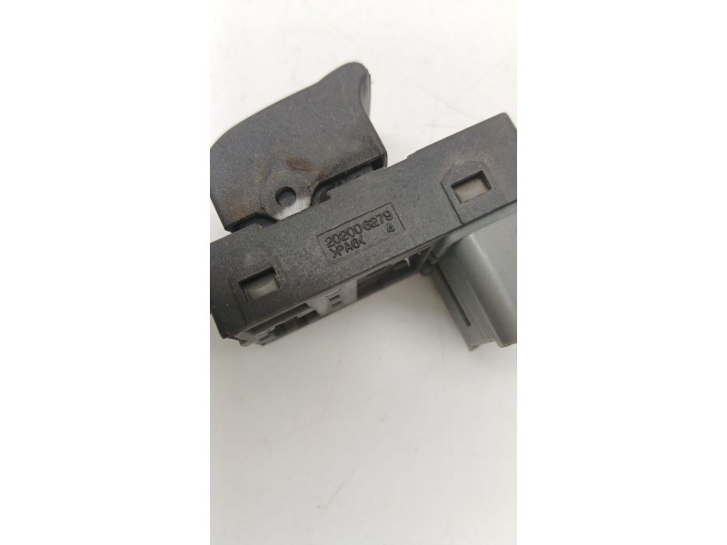 Recambio de mando elevalunas trasero derecho para ssangyong korando (ck) 2.0 e-xdi referencia OEM IAM 202006279  