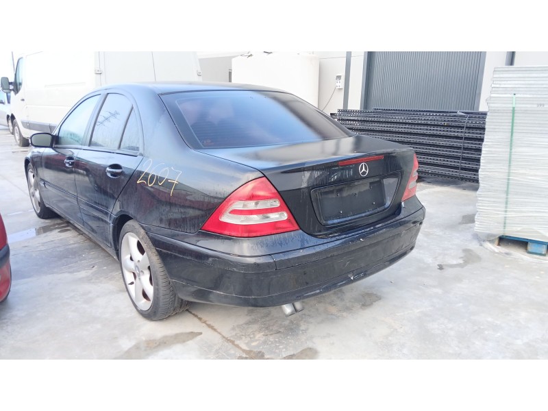 mercedes-benz clase c (w203) del año 2000
							