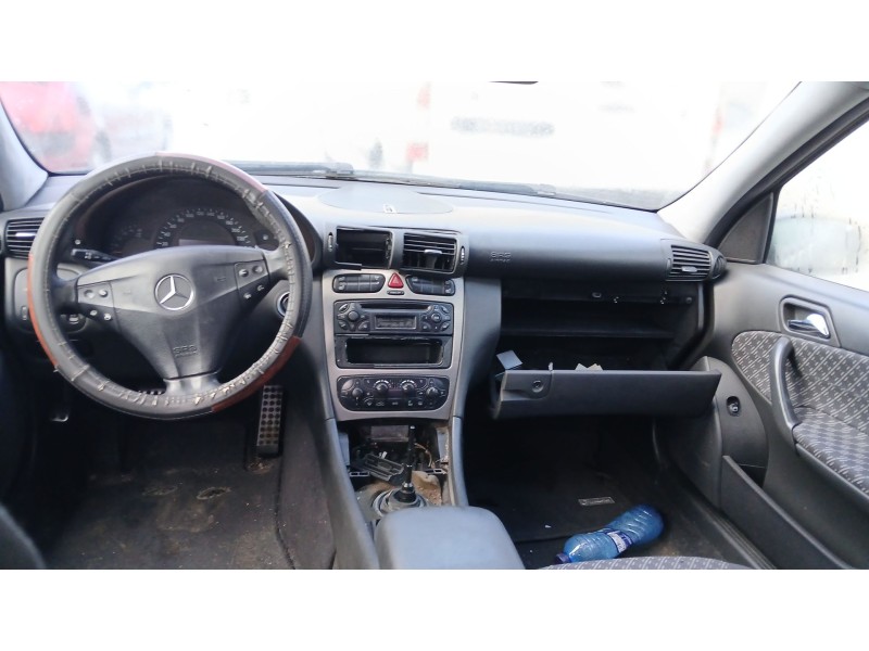 mercedes-benz clase c (w203) del año 2000