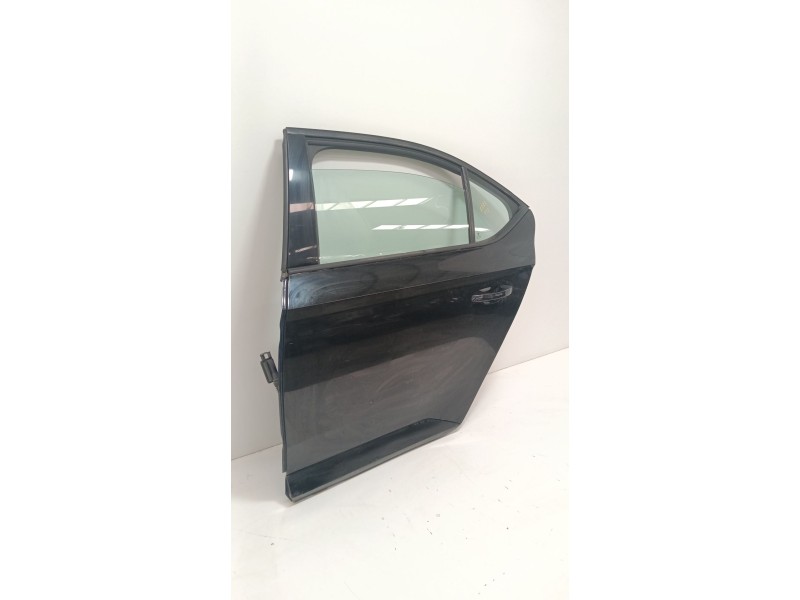 Recambio de puerta trasera izquierda para skoda superb iii (3v3) 2.0 tdi referencia OEM IAM   
							