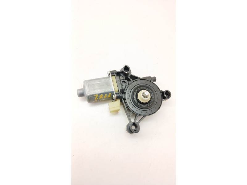 Recambio de elevalunas delantero derecho para skoda superb iii (3v3) 2.0 tdi referencia OEM IAM 5Q0959802B  