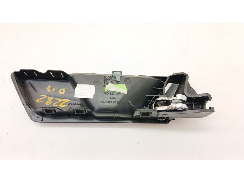 Recambio de maneta interior delantera izquierda para skoda superb iii (3v3) 2.0 tdi referencia OEM IAM 3V0837221  
							