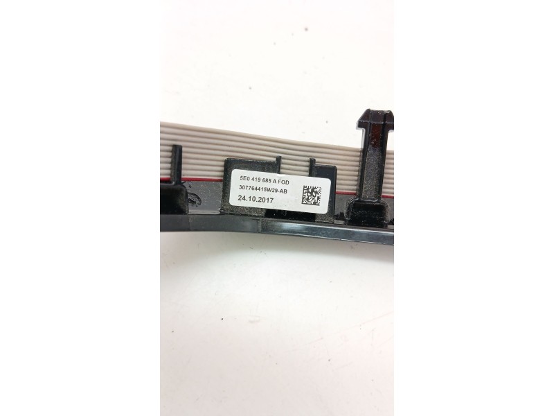 Recambio de mando volante para skoda superb iii (3v3) 2.0 tdi referencia OEM IAM 5E0419685A  