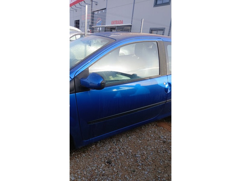 Recambio de puerta delantera izquierda para renault twingo ii (cn0_) 1.2 16v (cn0k, cn0v) referencia OEM IAM   