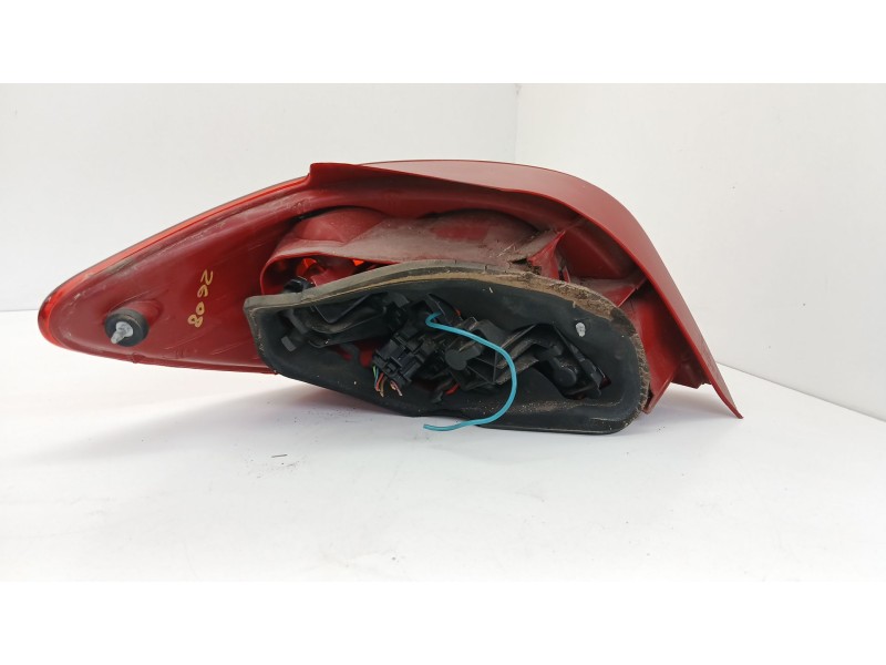 Recambio de piloto trasero derecho para peugeot 307 (3a/c) 1.6 hdi referencia OEM IAM 085501940R  
							