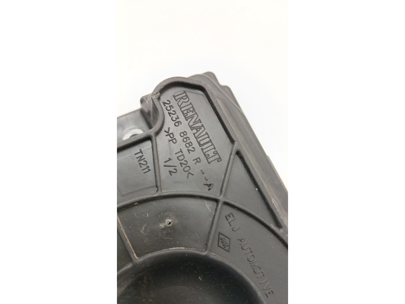 Recambio de caja reles / fusibles para dacia duster (pym/pyn) duster referencia OEM IAM 252368682R  
							