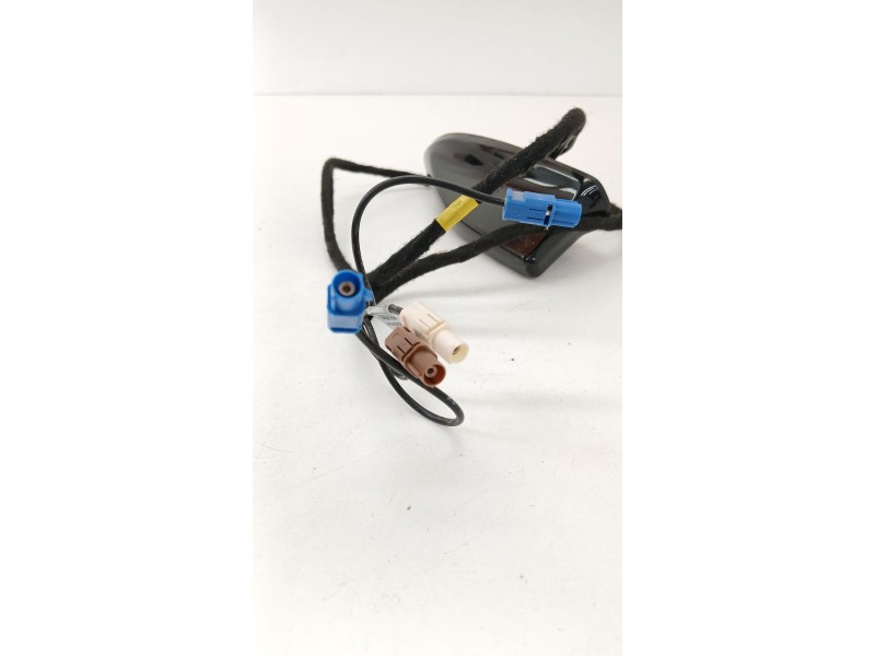 Recambio de antena para dacia duster (pym/pyn) duster referencia OEM IAM 282161699R  