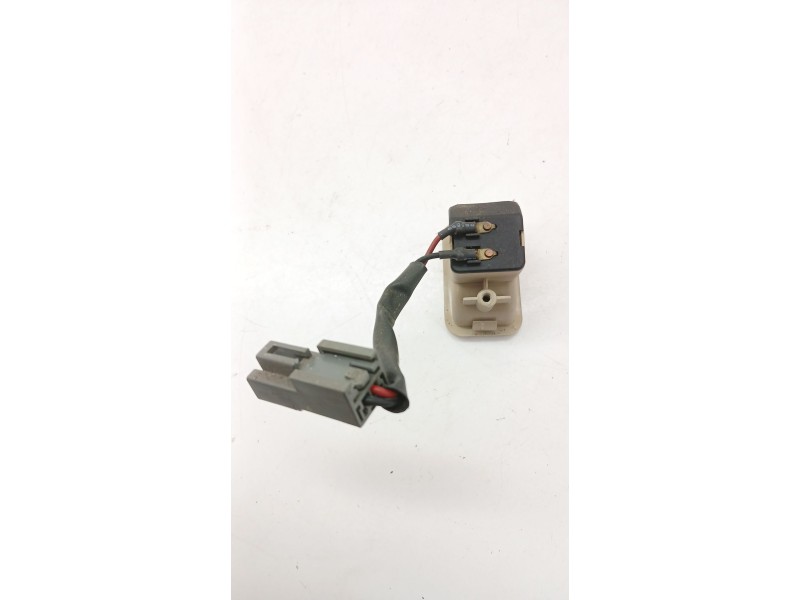 Recambio de interruptor para hyundai santa fé ii (cm) 2.2 crdi 4x4 referencia OEM IAM 935552B000  
							