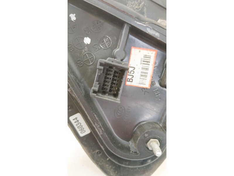 Recambio de retrovisor derecho para hyundai santa fé ii (cm) 2.2 crdi 4x4 referencia OEM IAM   