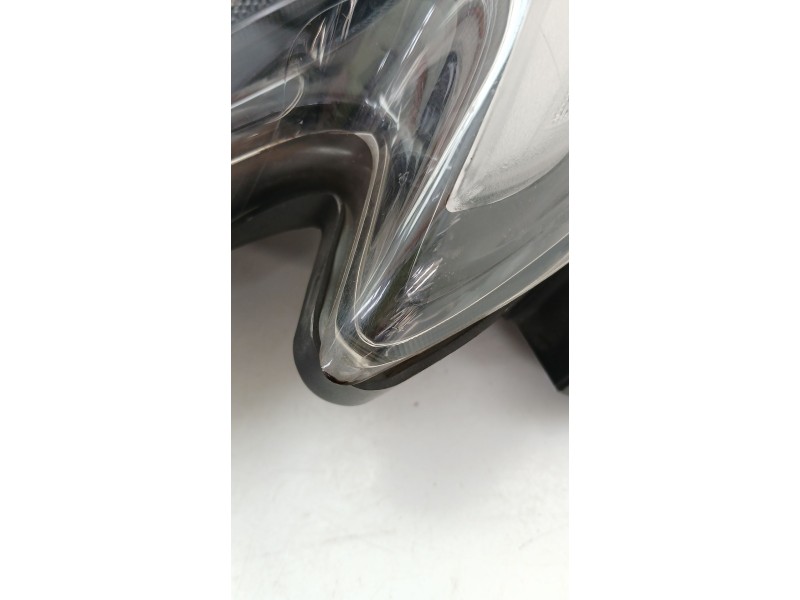 Recambio de faro derecho para nissan juke (f15) 1.6 referencia OEM IAM 90049102  