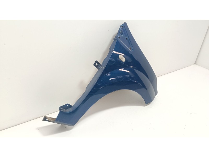 Recambio de aleta delantera derecha para renault twingo ii (cn0_) 1.2 16v (cn0k, cn0v) referencia OEM IAM   
							
