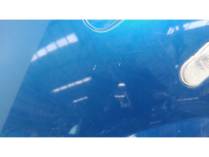 Recambio de aleta delantera izquierda para renault twingo ii (cn0_) 1.2 16v (cn0k, cn0v) referencia OEM IAM   
							