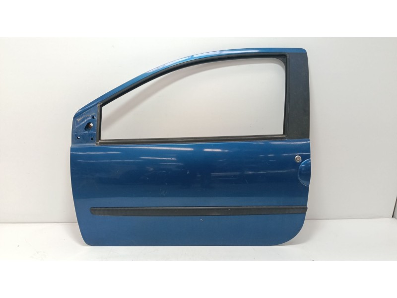 Recambio de puerta delantera izquierda para renault twingo ii (cn0_) 1.2 16v (cn0k, cn0v) referencia OEM IAM   