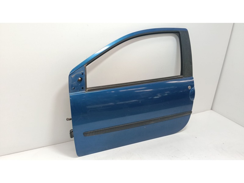 Recambio de puerta delantera izquierda para renault twingo ii (cn0_) 1.2 16v (cn0k, cn0v) referencia OEM IAM   