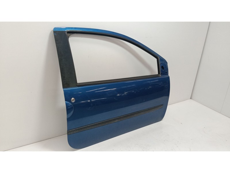 Recambio de puerta delantera derecha para renault twingo ii (cn0_) 1.2 16v (cn0k, cn0v) referencia OEM IAM   