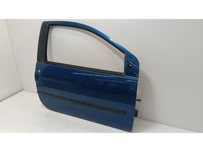 Recambio de puerta delantera derecha para renault twingo ii (cn0_) 1.2 16v (cn0k, cn0v) referencia OEM IAM   
							
