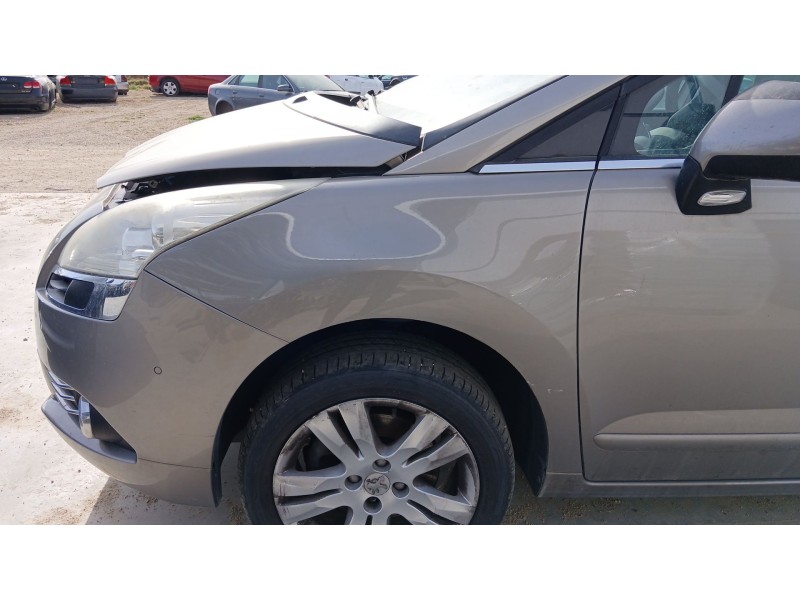 Recambio de aleta delantera izquierda para peugeot 5008 (0u_, 0e_) 2.0 hdi 150 / bluehdi 150 referencia OEM IAM   
							