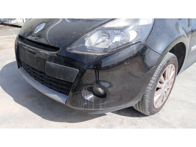 Recambio de paragolpes delantero para renault clio iii (br0/1, cr0/1) 1.5 dci referencia OEM IAM   