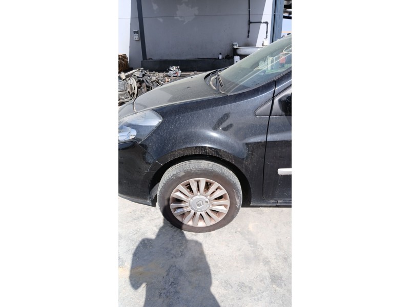Recambio de aleta delantera izquierda para renault clio iii (br0/1, cr0/1) 1.5 dci referencia OEM IAM   
							