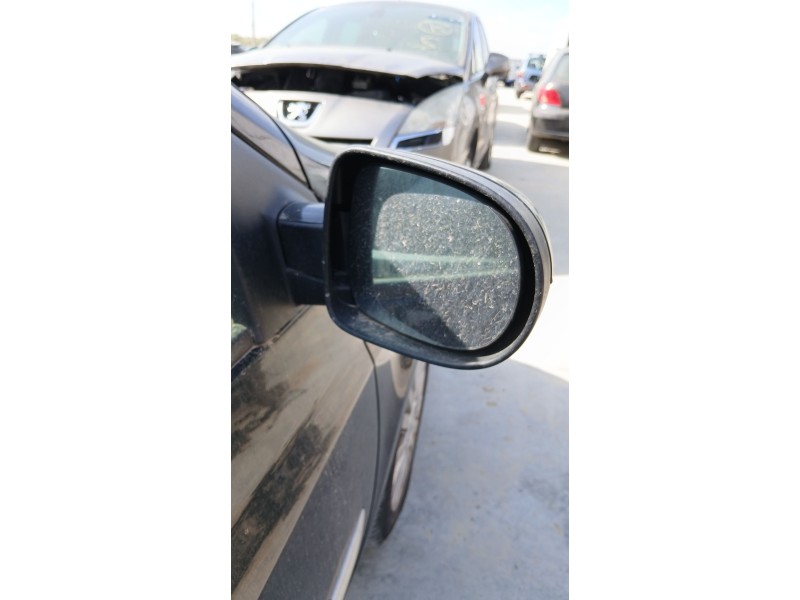 Recambio de aleta delantera derecha para renault clio iii (br0/1, cr0/1) 1.5 dci referencia OEM IAM   
							