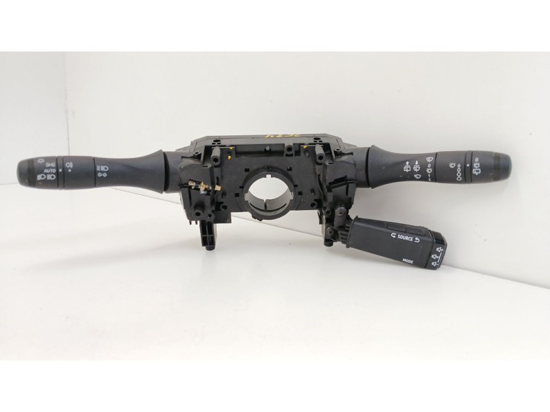 Recambio de mando multifuncion para renault captur ii (hf_) tce 100 (hfmt) referencia OEM IAM 1054071700  