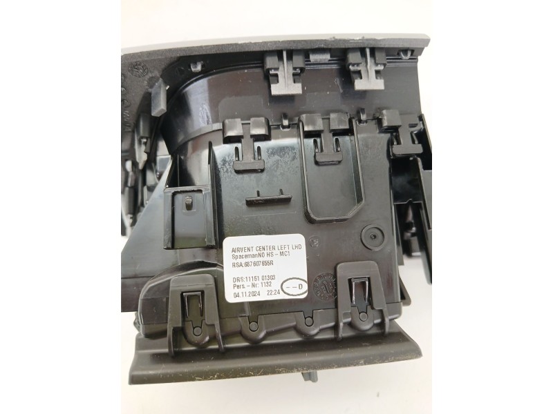 Recambio de rejilla aireadora para renault captur ii (hf_) tce 100 (hfmt) referencia OEM IAM 687607655R  