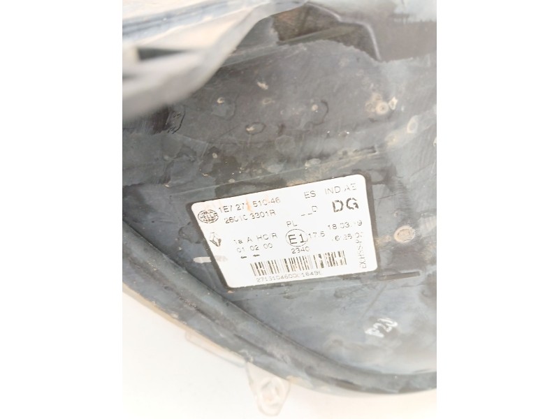 Recambio de faro derecho para renault twingo ii (cn0_) 1.2 16v (cn0k, cn0v) referencia OEM IAM   