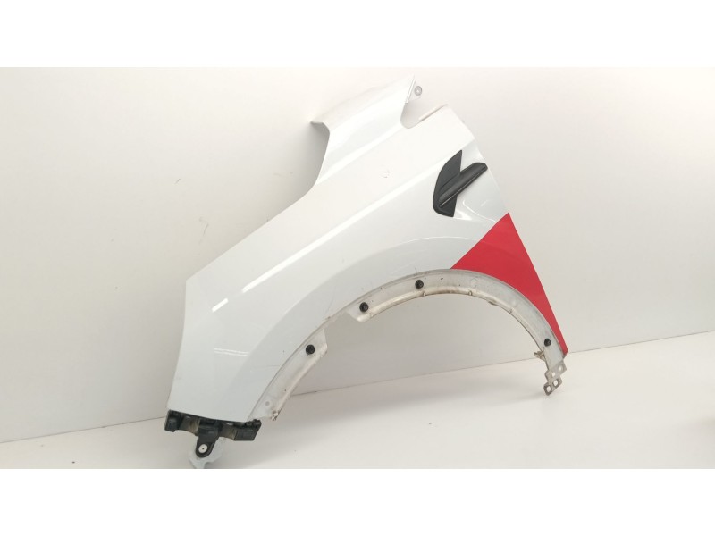 Recambio de aleta delantera izquierda para renault captur ii (hf_) tce 100 (hfmt) referencia OEM IAM   
							