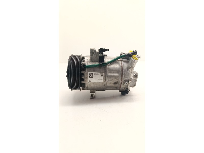 Recambio de compresor aire acondicionado para renault captur ii (hf_) tce 100 (hfmt) referencia OEM IAM 926004423R  