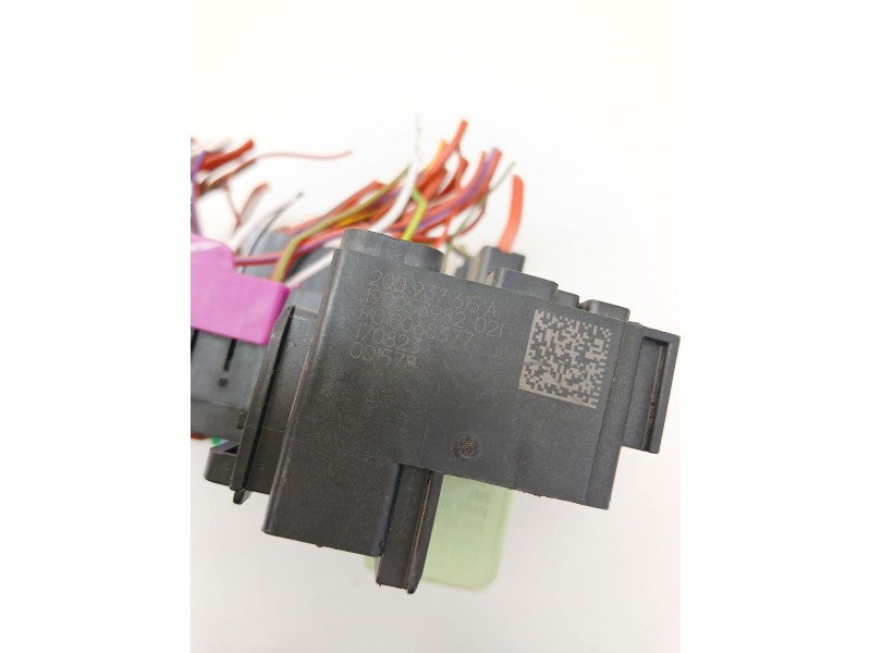 Recambio de caja reles / fusibles para seat ibiza v (kj1, kjg) 1.0 tsi referencia OEM IAM 2Q0937615A  
							