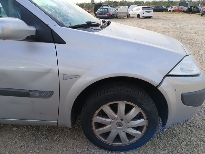 Recambio de aleta delantera derecha para renault megane ii station wagon (km0/1_) 1.6 16v referencia OEM IAM   