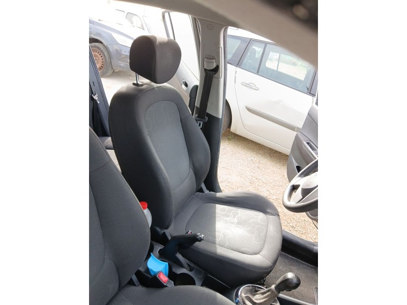 Recambio de asiento delantero izquierdo para hyundai i20 i (pb, pbt) 1.4 crdi referencia OEM IAM   
							