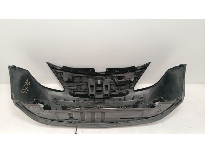 Recambio de paragolpes delantero para renault clio iii (br0/1, cr0/1) 1.5 dci referencia OEM IAM   