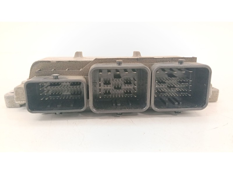 Recambio de centralita motor uce para peugeot 5008 (0u_, 0e_) 2.0 hdi 150 / bluehdi 150 referencia OEM IAM 9666098180  
							
