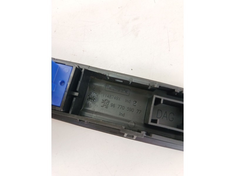 Recambio de mando multifuncion para peugeot 208 i (ca_, cc_) 1.2 thp 110 referencia OEM IAM 9677059077  
							