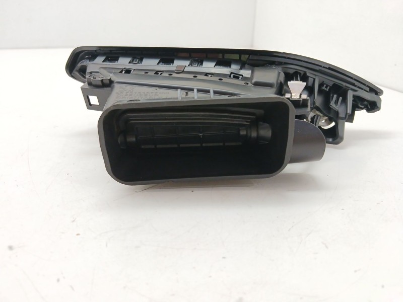 Recambio de rejilla aireadora para peugeot 208 i (ca_, cc_) 1.2 thp 110 referencia OEM IAM 9673131677  