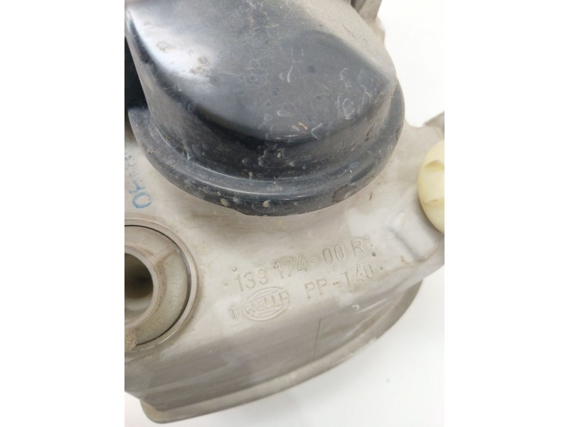 Recambio de faro derecho para volkswagen golf iii (1h1) 1.6 referencia OEM IAM 13917400  