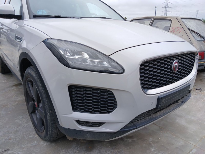 Recambio de paragolpes delantero para jaguar f-pace (x761) 2.0 td4 awd referencia OEM IAM   
							