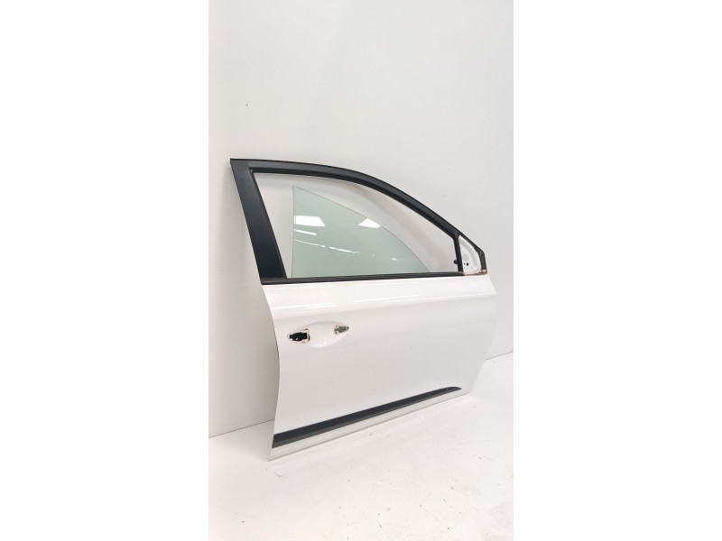 Recambio de puerta delantera derecha para hyundai i20 i (pb, pbt) 1.4 crdi referencia OEM IAM   